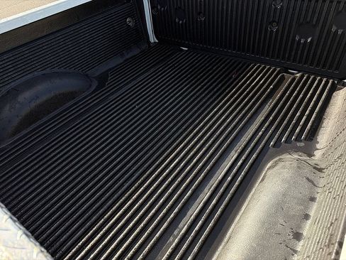 Used 2020 Nissan Frontier S RWD image 9