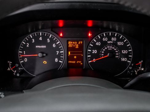 Used 2017 Nissan NV 3500 SL image 20