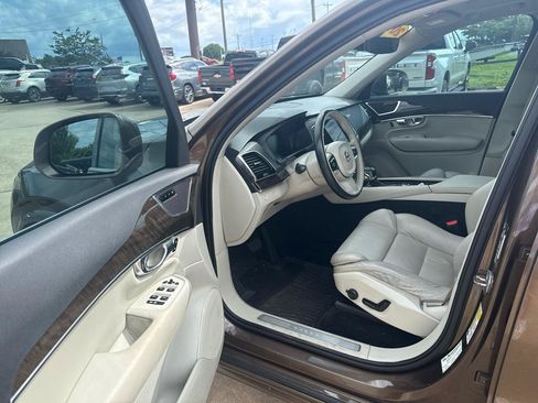 Used 2017 Volvo XC90 T6 Momentum w/ Vision Package AWD/4WD image 31