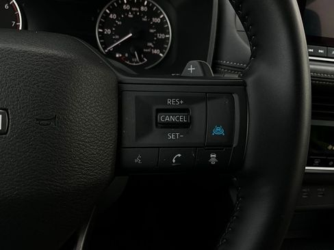 Used 2025 Nissan Rogue SV image 34