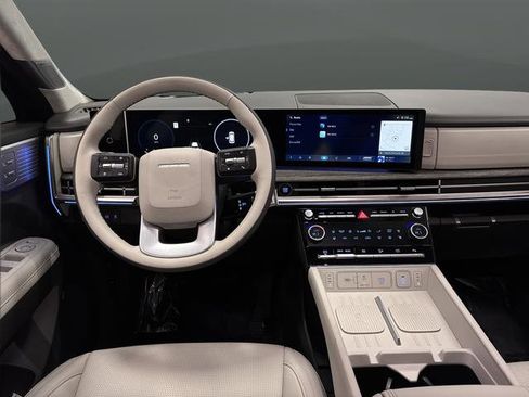 Used 2025 Hyundai Santa Fe Calligraphy image 5