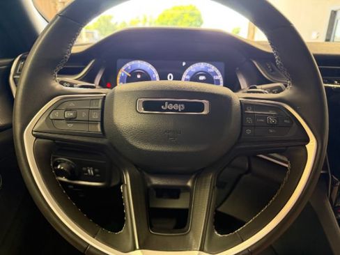 Used 2024 Jeep Grand Cherokee Altitude AWD/4WD image 22