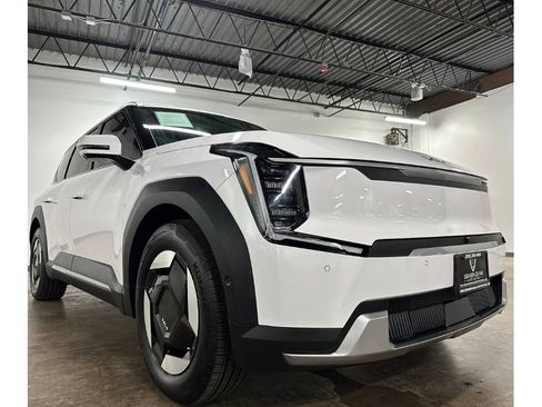 Used 2026 Kia EV9 Wind AWD/4WD image 6