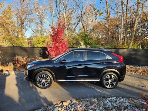 Used 2020 Mitsubishi Eclipse Cross SEL image 2