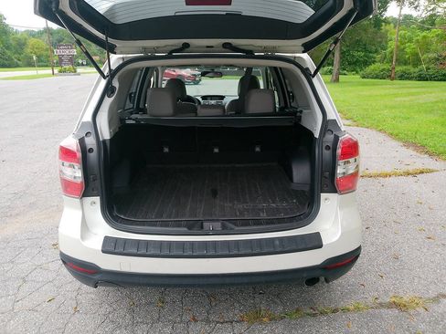 Used 2014 Subaru Forester 2.5i Limited AWD/4WD image 13