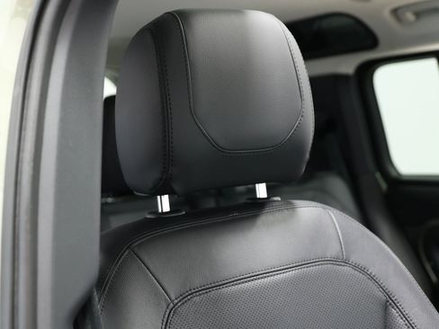 Used 2022 Land Rover Defender 110 SE image 79