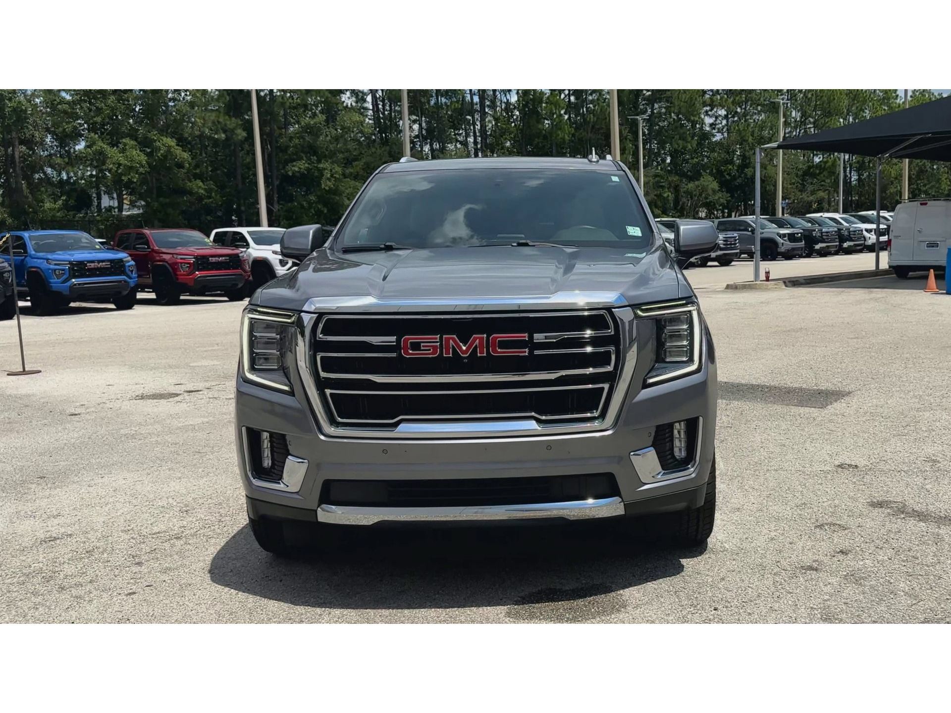 Certified 2022 GMC Yukon XL SLT w/ SLT Luxury Package RWD image 3