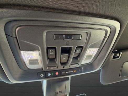 Used 2021 Chevrolet Silverado 3500 High Country image 28