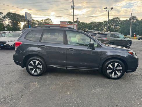 Used 2017 Subaru Forester 2.5i Premium AWD/4WD image 8