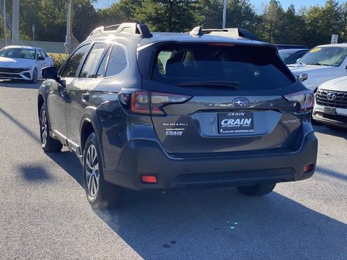 Used 2025 Subaru Outback Premium image 5