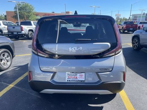 Used 2025 Kia Soul LX w/ LX Technology Package FWD image 32