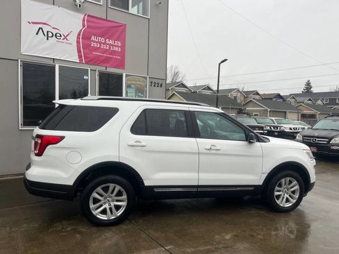 Used 2019 Ford Explorer XLT w/ Equipment Group 201A image 9