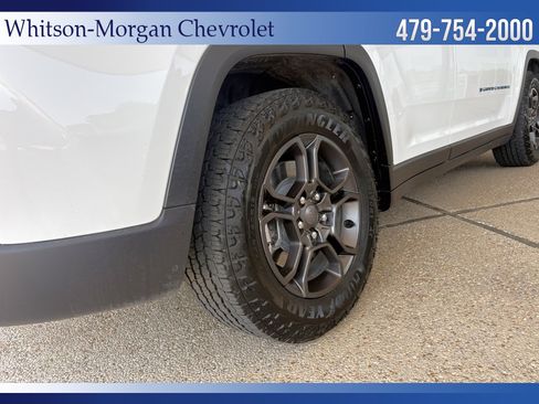 Used 2024 Jeep Grand Cherokee Trailhawk w/ Advanced Protech Group II AWD/4WD image 9