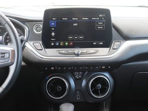 Used 2025 Chevrolet Blazer LT image 15