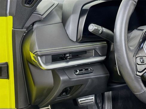 Used 2022 Chevrolet Corvette Stingray Preferred Cpe w/ Z51 Performance Package image 3