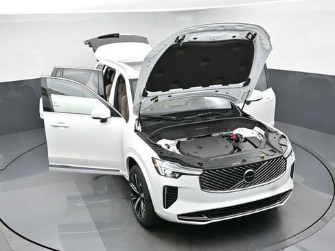 New 2026 Volvo XC90 B6 Core w/ Protection Package Premier image 49