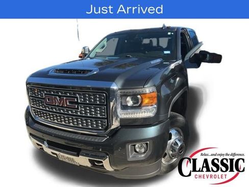 Used 2019 GMC Sierra 3500 Denali w/ Duramax Plus Package image 13