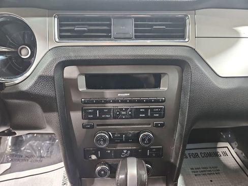 Used 2014 Ford Mustang Premium image 19