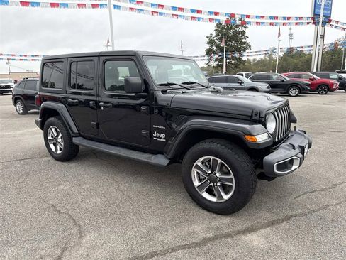 Used 2020 Jeep Wrangler Unlimited Sahara image 7