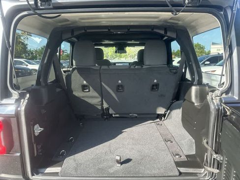 Used 2024 Jeep Wrangler Unlimited Sahara AWD/4WD image 25