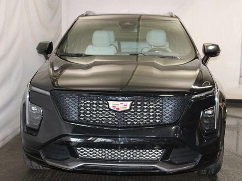 Used 2024 Cadillac XT4 Sport AWD/4WD image 3