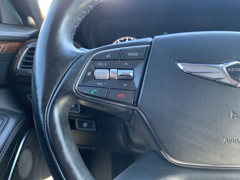 Used 2018 Genesis G90 3.3T Premium image 19