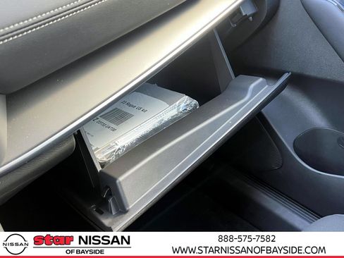 Used 2023 Nissan Rogue S image 35