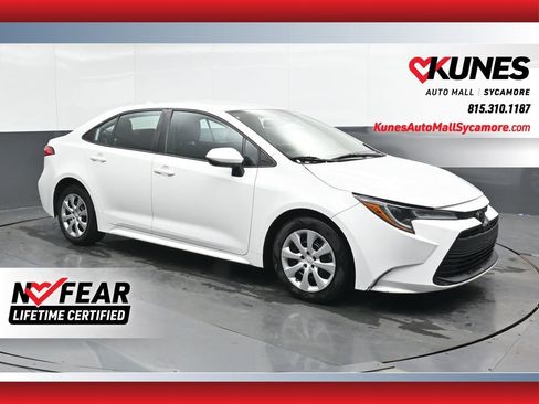 Used 2023 Toyota Corolla LE image 1