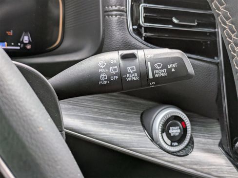 Used 2024 Jeep Wagoneer L Series III w/ Flexible Seating Group image 32