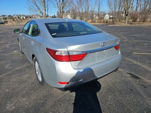 Used 2013 Lexus ES 350 w/ Luxury Pkg image 3