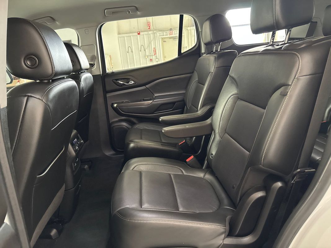 Used 2020 GMC Acadia SLT w/ Driver Alert Package II AWD/4WD image 18