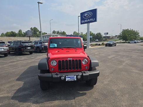 Used 2018 Jeep Wrangler Unlimited Sport S AWD/4WD image 3
