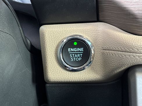 Used 2024 Ford Expedition Max Limited image 25