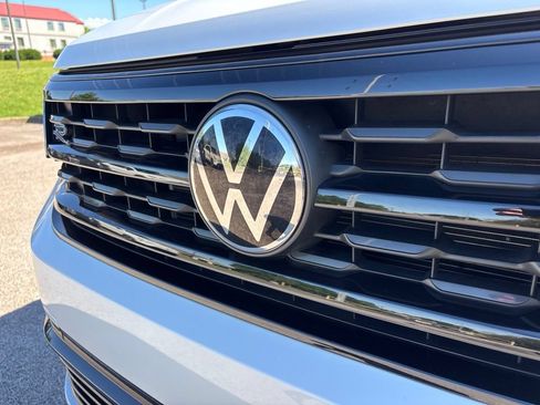 Certified 2023 Volkswagen Atlas SEL R-Line AWD/4WD image 12