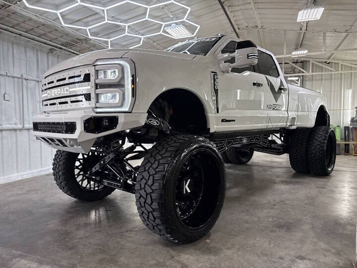 Used 2025 Ford F350 King Ranch w/ Chrome Package AWD/4WD image 1