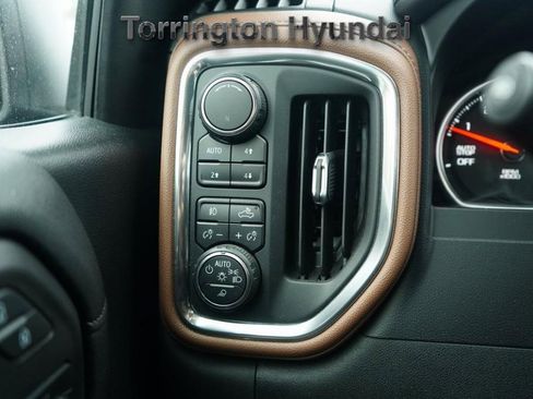 Used 2019 Chevrolet Silverado 1500 High Country w/ High Country Premium Package image 28