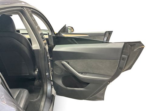 Certified 2023 Tesla Model Y AWD image 12