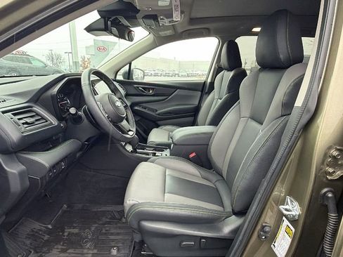 Used 2025 Subaru Ascent Onyx Edition image 32