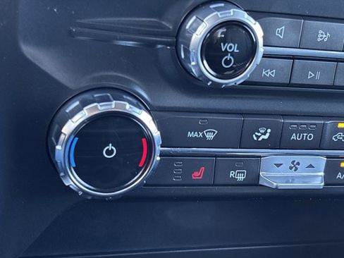 Used 2022 Ford F150 XLT w/ Equipment Group 302A High image 39