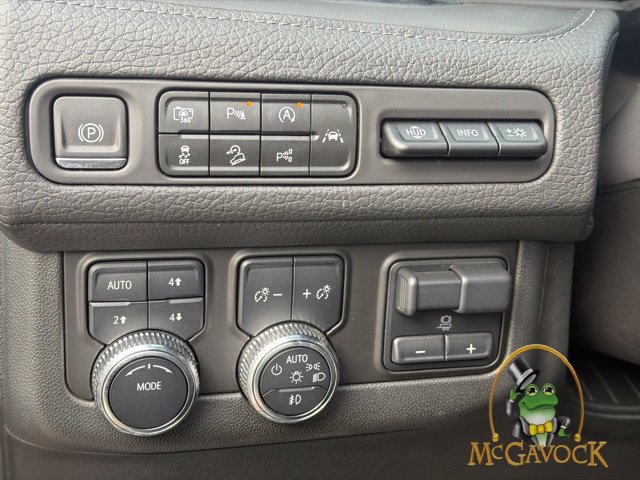Used 2023 GMC Yukon Denali w/ Advanced Technology Package AWD/4WD image 14