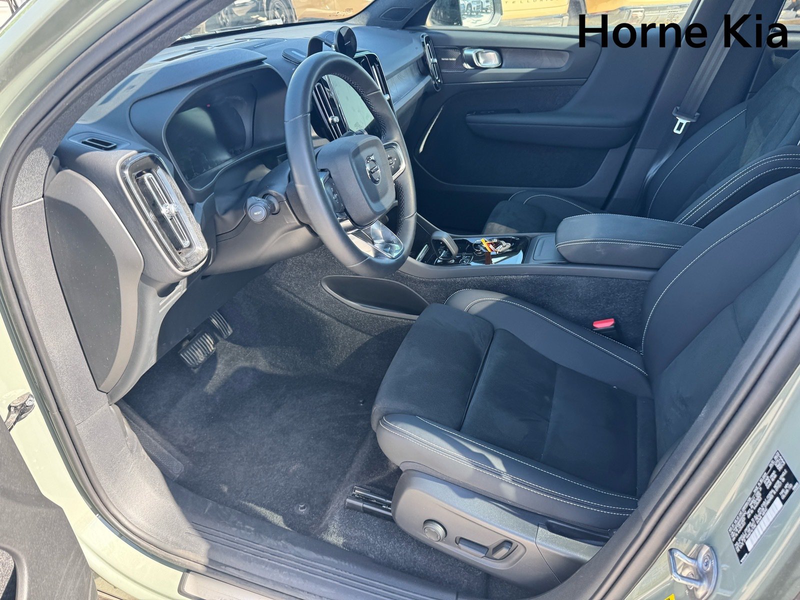 Used 2023 Volvo C40 P8 Recharge Ultimate AWD/4WD image 9