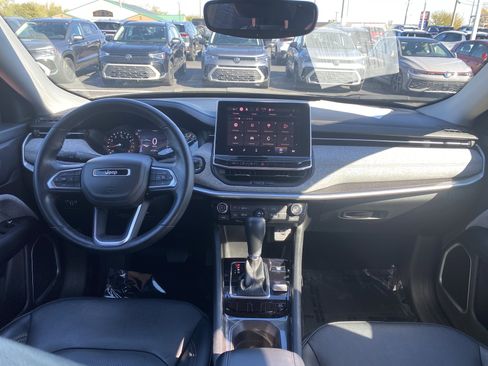 Used 2022 Jeep Compass Latitude image 9