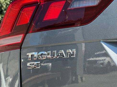Used 2020 Volkswagen Tiguan SE R-Line AWD/4WD image 10