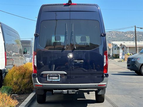 Used 2024 Mercedes-Benz Sprinter 2500 image 4