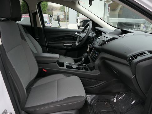 Used 2017 Ford Escape SE image 29