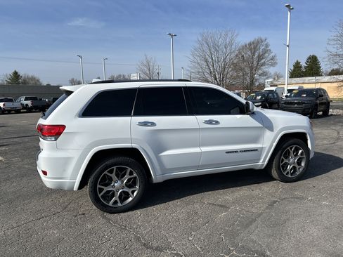 Used 2020 Jeep Grand Cherokee Overland AWD/4WD image 3