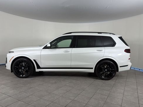New 2027 BMW X7 xDrive40i w/ M Sport Package AWD/4WD image 2