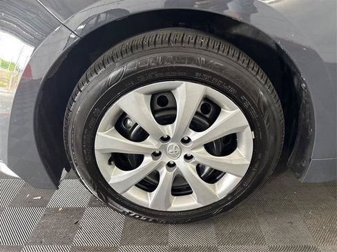 Used 2025 Toyota Corolla LE FWD image 29