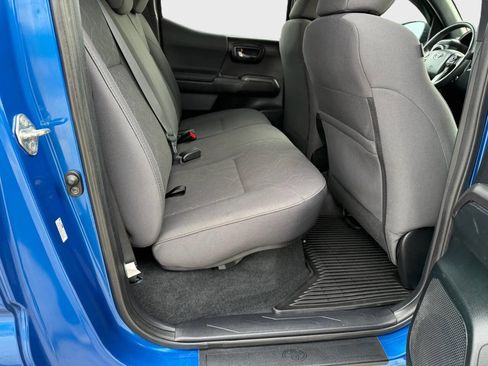 Used 2017 Toyota Tacoma TRD Sport image 9