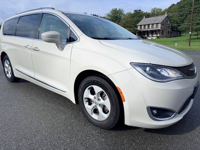 Used 2017 Chrysler Pacifica Touring-L Plus